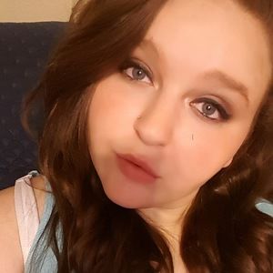 Meet your Posher, Becca